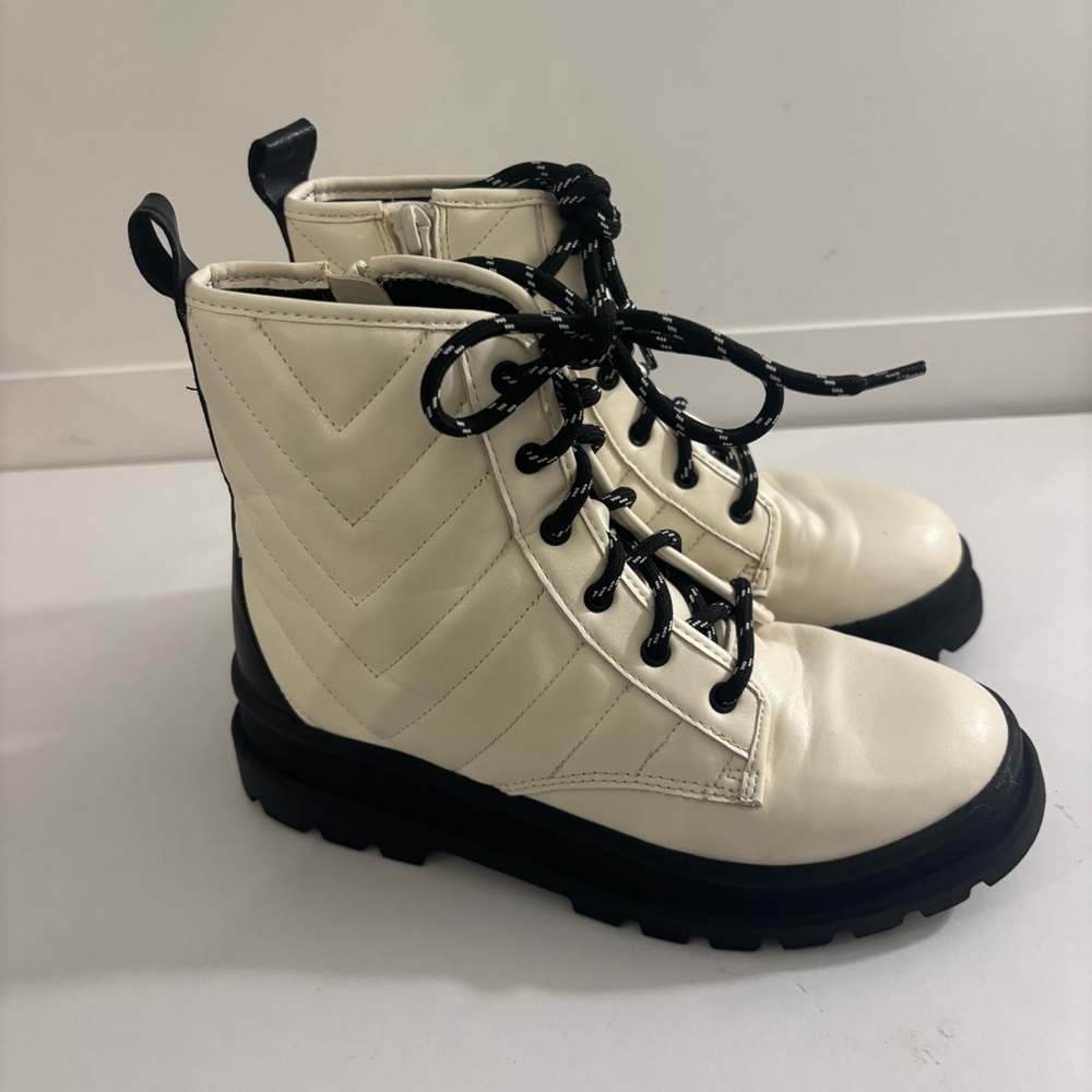 Wonder Nation Ivory Quilted Combat Chunky Ankle Boods Kids Girls Size 2